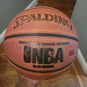 Spalding Indoor/Outdoor Professinal Basketball